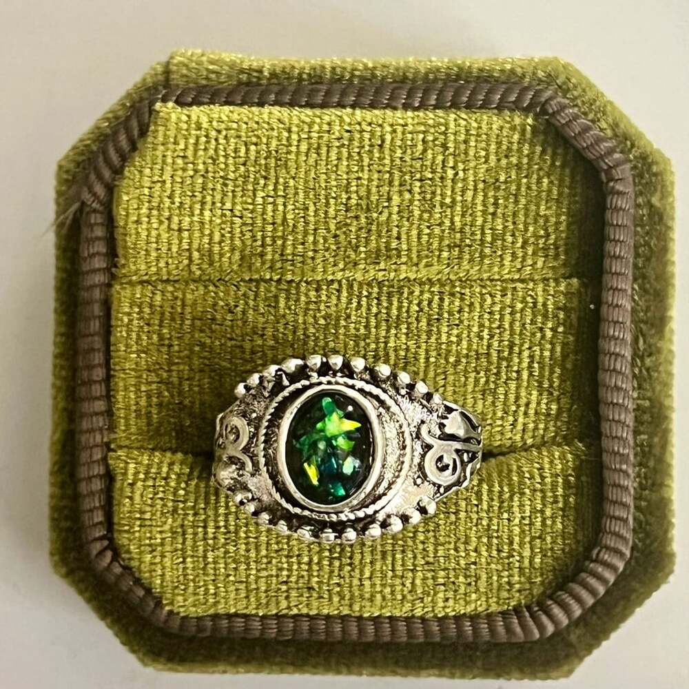 Vintage Oval Green Stone Statement Titanium Steel Silver Ring Size 6